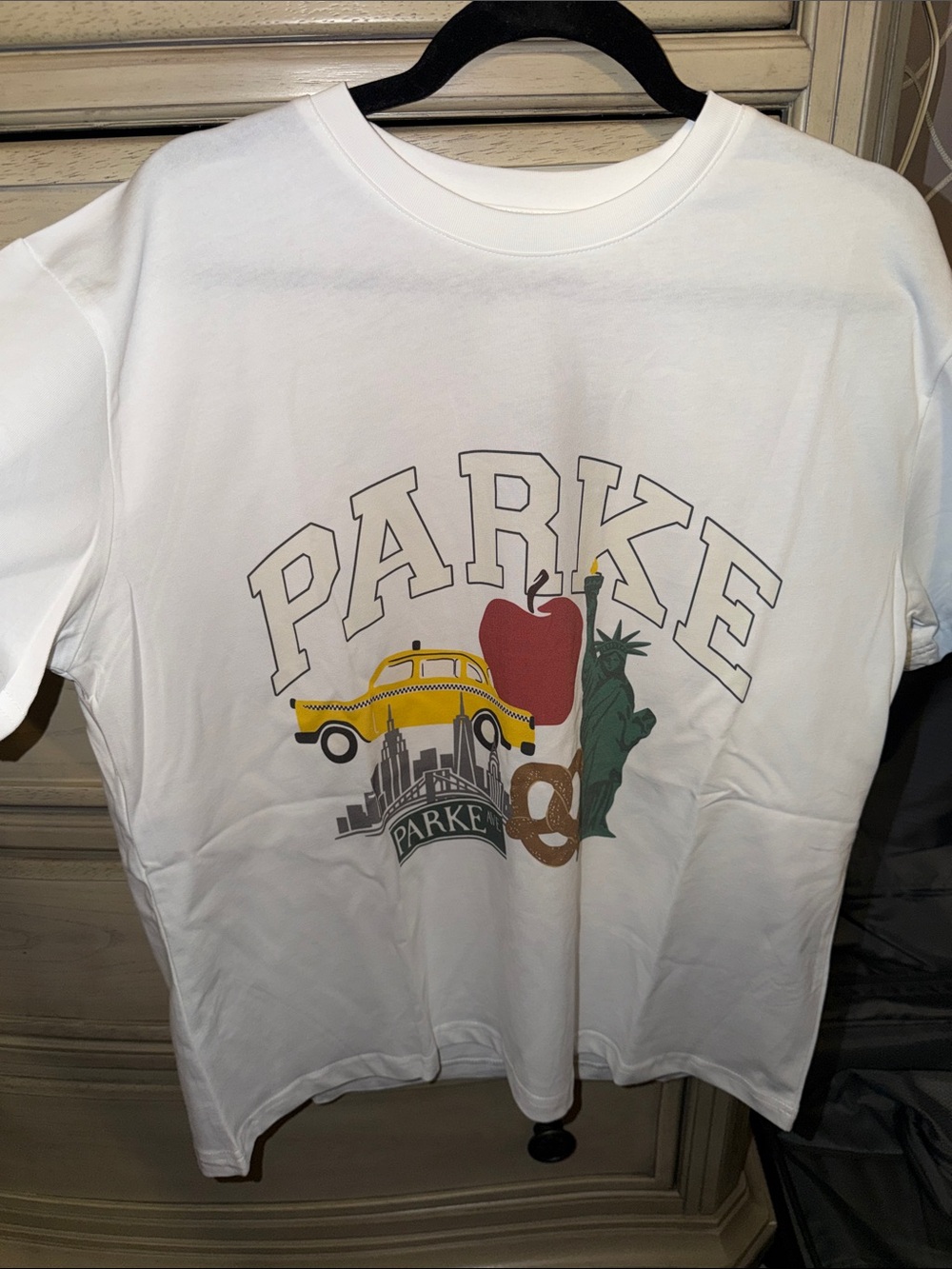 NWT Parke White NYC Graphic T-Shirt with Yellow Taxi and NYC Icons L/XL